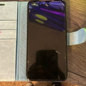 Samsung galaxy s22 cellphone rose pink carrier is T mobile